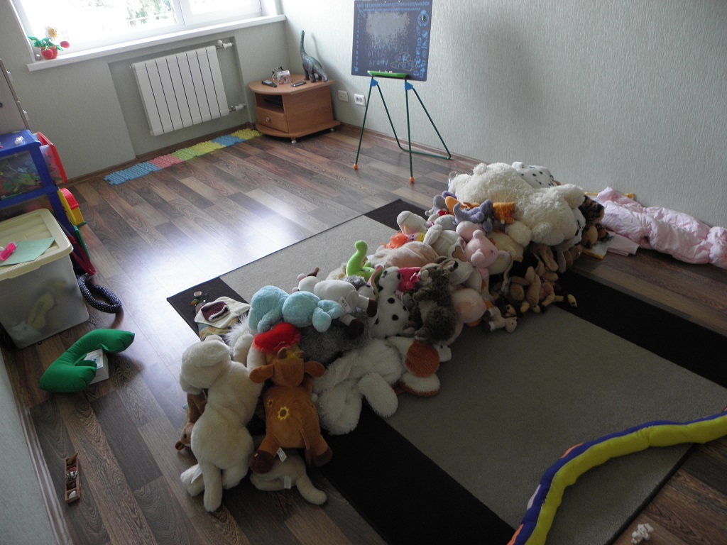 Guess, who's under that big pile?! :) Guess, who's under that big pile?! :)