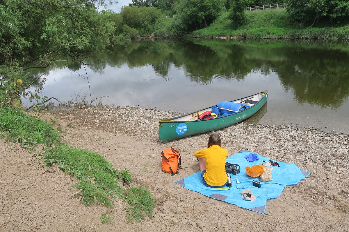 Picnic on the River Wye