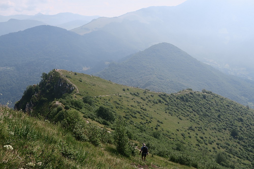 Descending from Corna Trentapassi