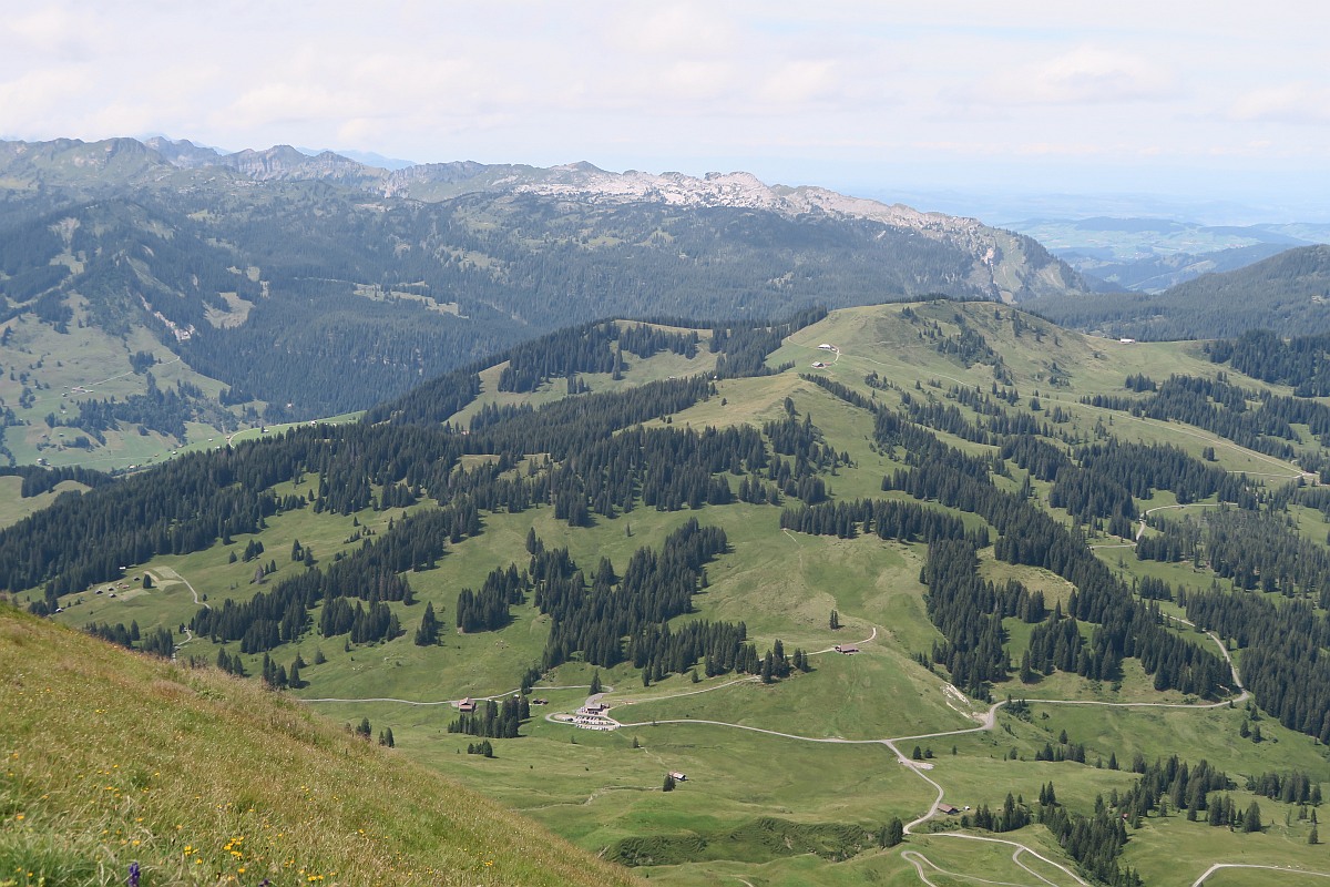 You can see the parking lot at Lombachalp at the bottom