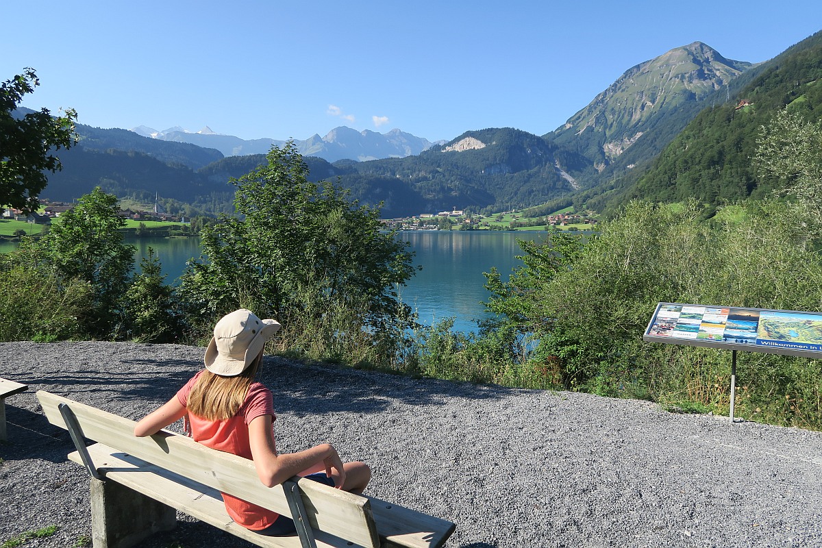 Walking around Lake Lungern