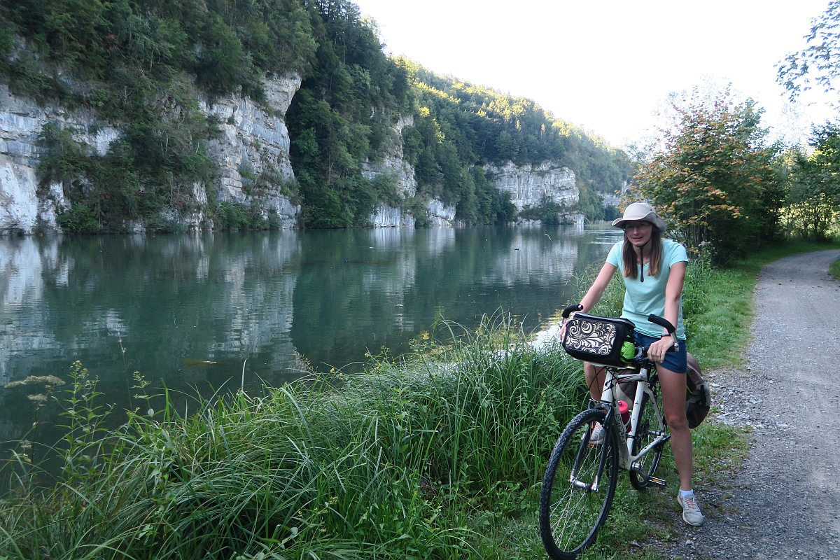 Cycling along Wichelsee Cycling along Wichelsee