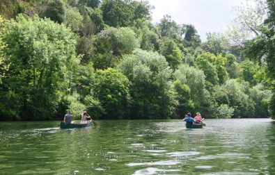 camping-canoe-trip-on-the-river-thames