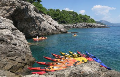 kayaking-around-the-elaphiti-islands-near-dubrovnik