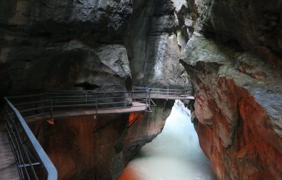 visiting-aare-gorge-and-reichenbach-falls-in-switzerland