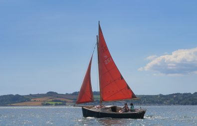 mylor-boat-hire-in-cornwall-sailing-the-carrick-roads