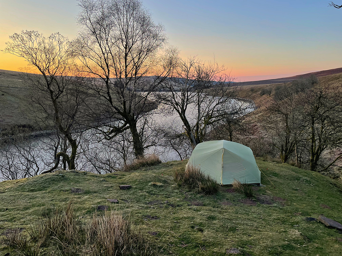 wild-camping-in-the-brecon-beacons-near-grwyne-fawr-reservoir
